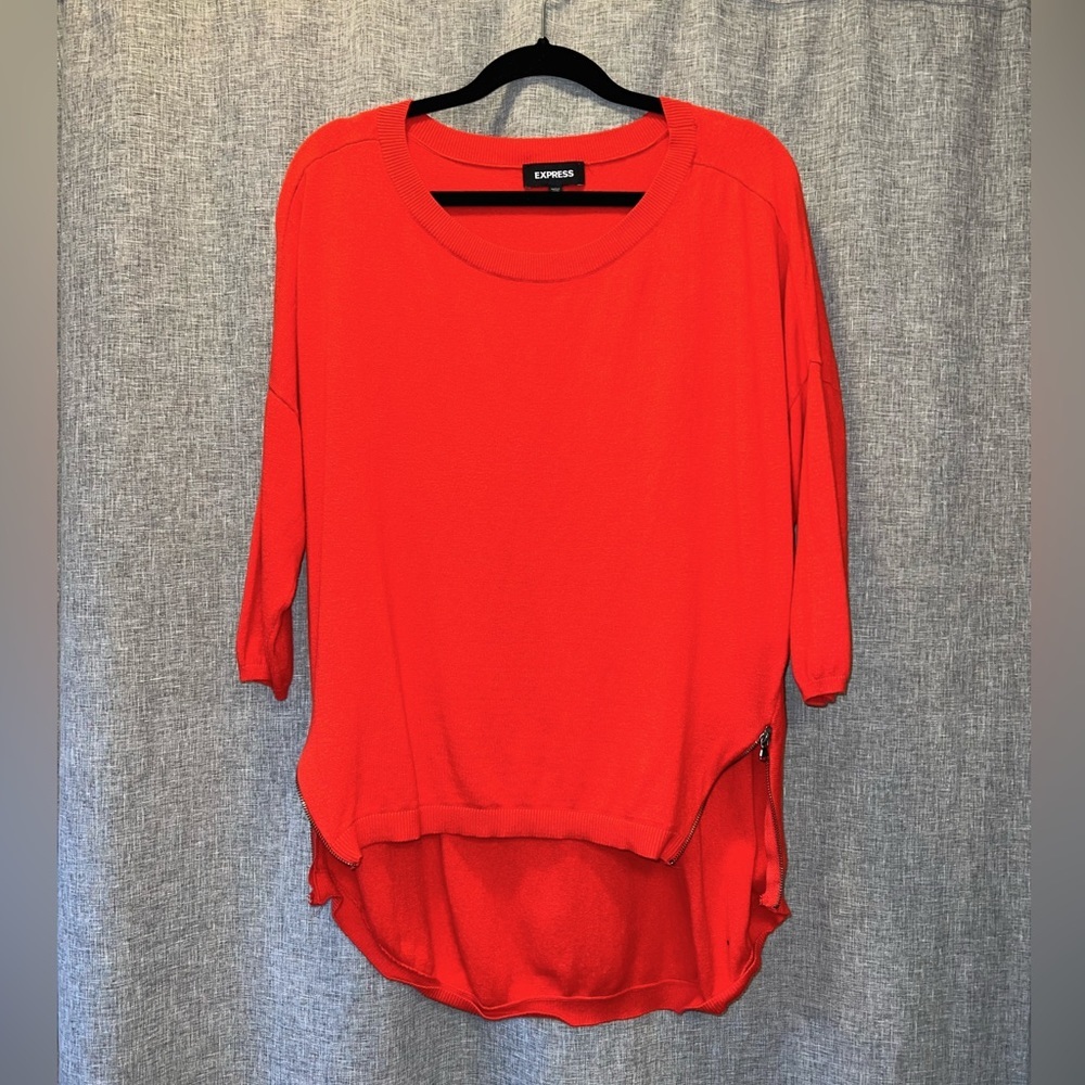 𝅺Women's Express high low sweater size large
